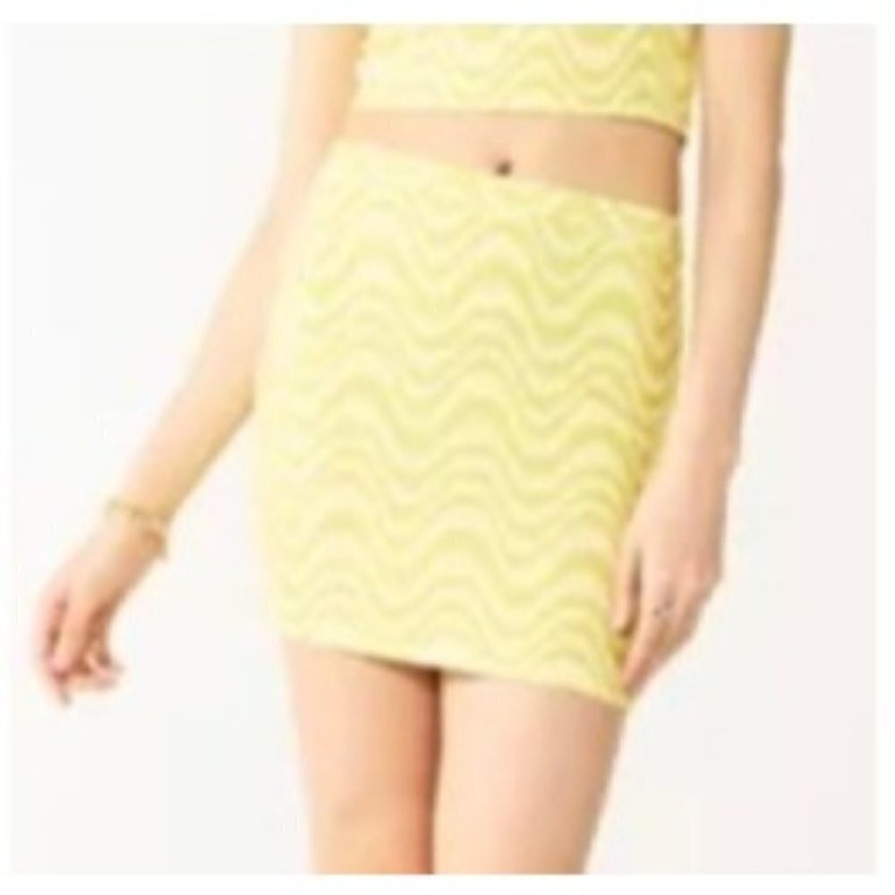 NWTโ Juniors' SO High-Rise Yellow Lime Mini Skirt Size Med